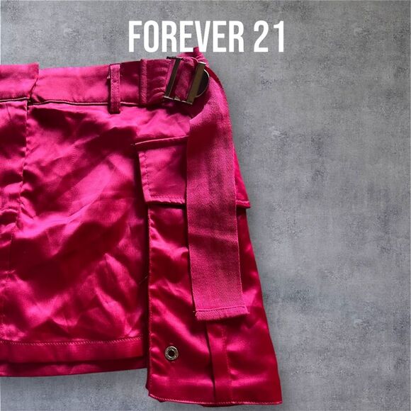 Preowned Forever 21 Satin Hot Pink Mini Skirt With Pockets and belt - Small - Picture 3 of 10